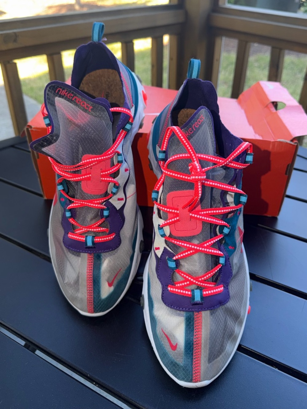 Nike React Element 87 Red Orbit men’s running shoes in great condition, Size 13